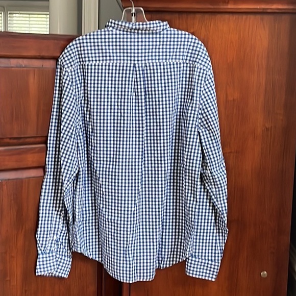Old Navy Slim fit button down shirt - Picture 2 of 8